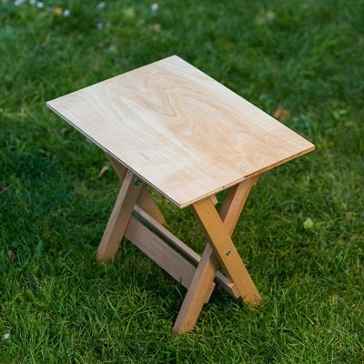 Holztisch Augen